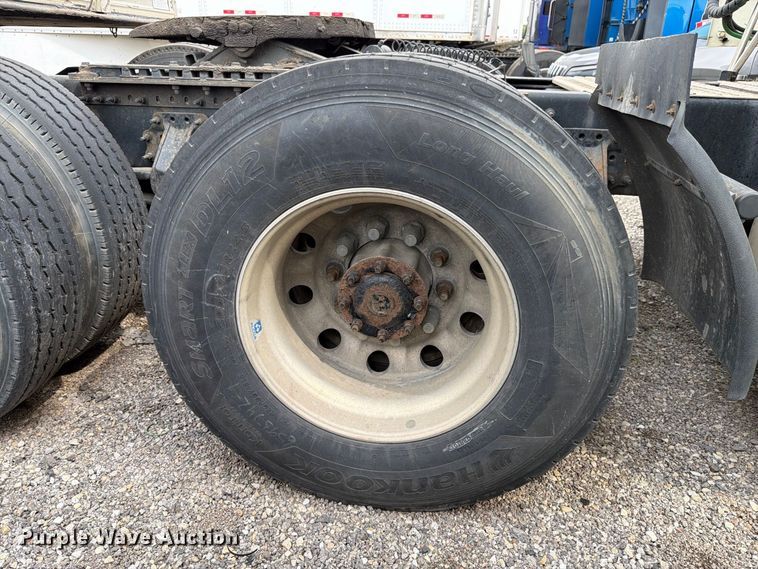 image for item FK4162 2016 Volvo VNL semi truck