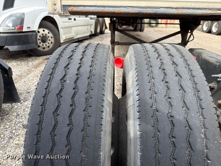 image for item FK4162 2016 Volvo VNL semi truck