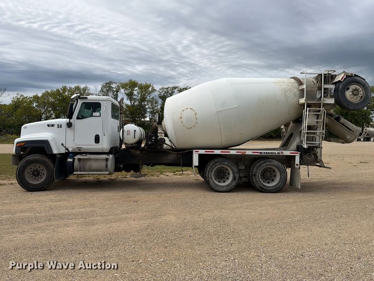 image for item FK4167 2016 Caterpillar CT681 ready mix truck
