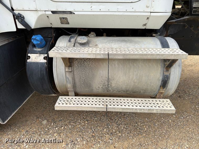 image for item FK4167 2016 Caterpillar CT681 ready mix truck