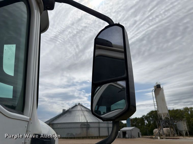 image for item FK4167 2016 Caterpillar CT681 ready mix truck