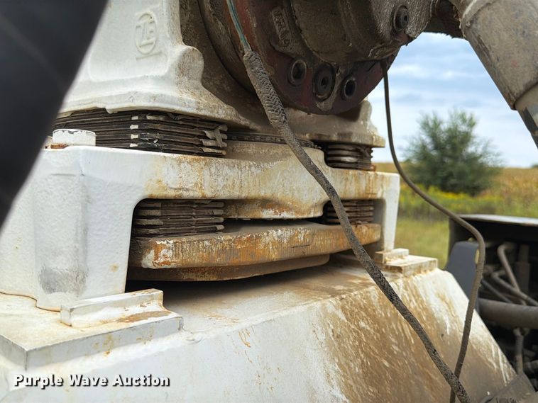 image for item FK4167 2016 Caterpillar CT681 ready mix truck