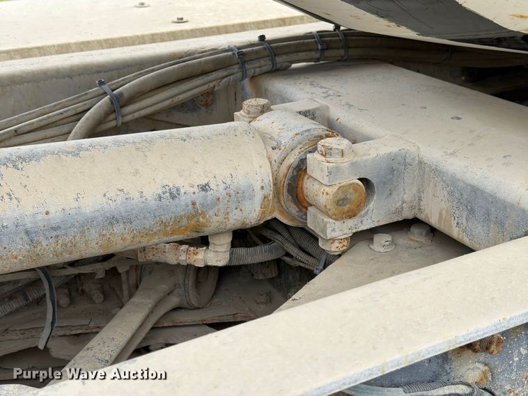 image for item FK4167 2016 Caterpillar CT681 ready mix truck