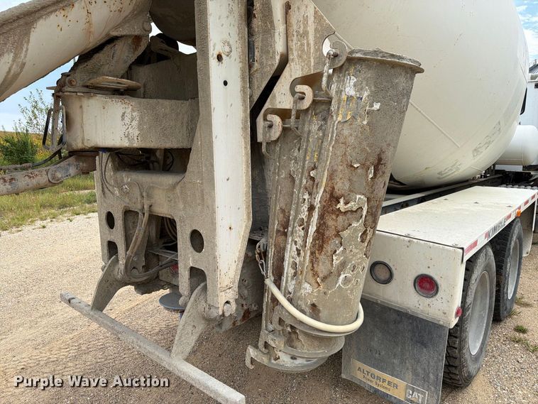 image for item FK4167 2016 Caterpillar CT681 ready mix truck