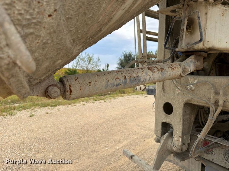 image for item FK4167 2016 Caterpillar CT681 ready mix truck