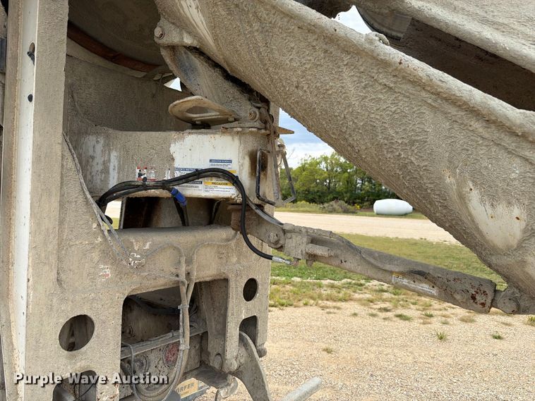 image for item FK4167 2016 Caterpillar CT681 ready mix truck