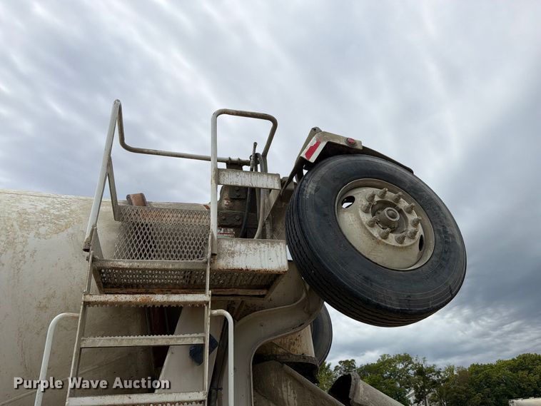image for item FK4167 2016 Caterpillar CT681 ready mix truck