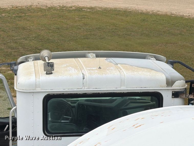 image for item FK4167 2016 Caterpillar CT681 ready mix truck