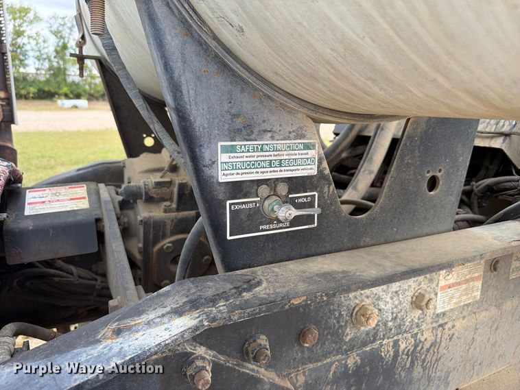 image for item FK4167 2016 Caterpillar CT681 ready mix truck