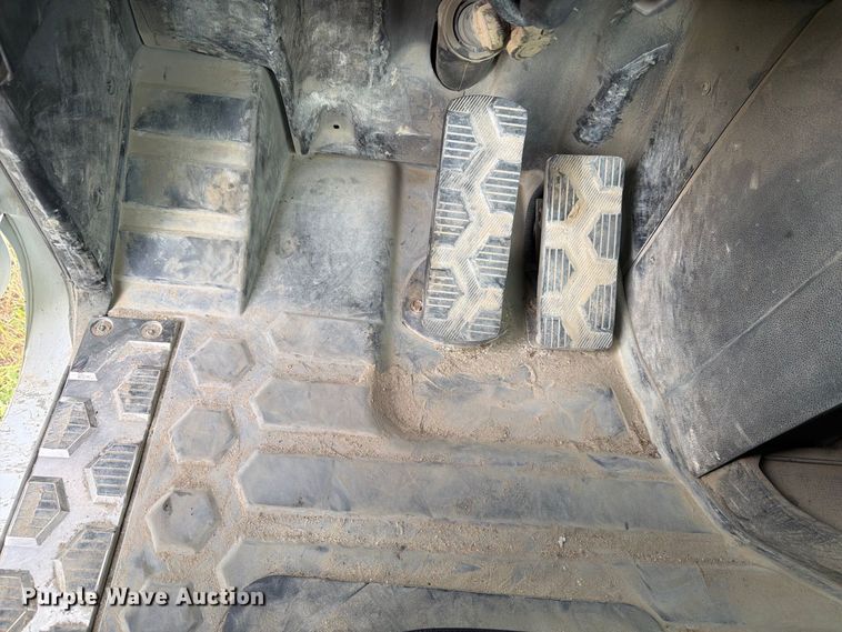image for item FK4167 2016 Caterpillar CT681 ready mix truck