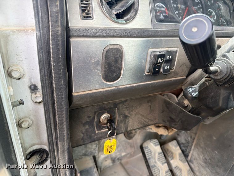 image for item FK4167 2016 Caterpillar CT681 ready mix truck