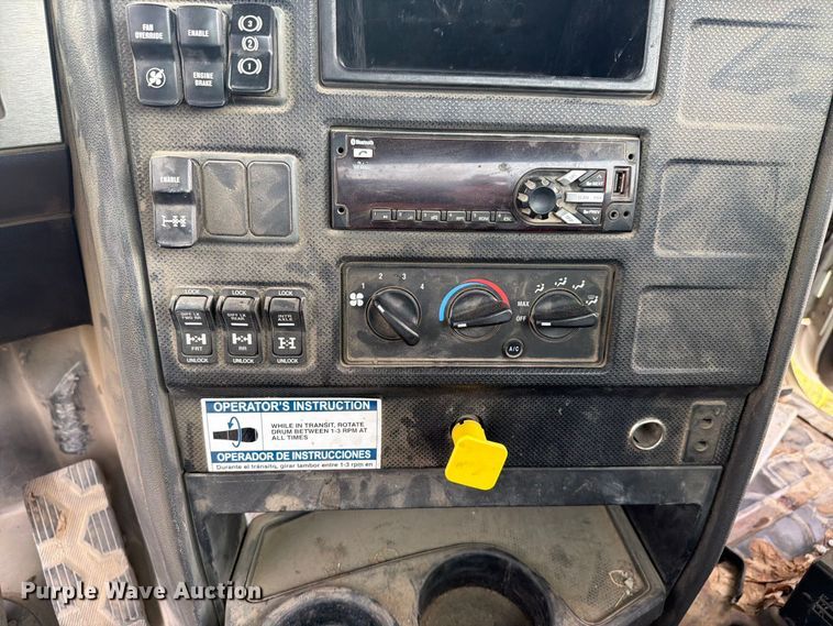 image for item FK4167 2016 Caterpillar CT681 ready mix truck