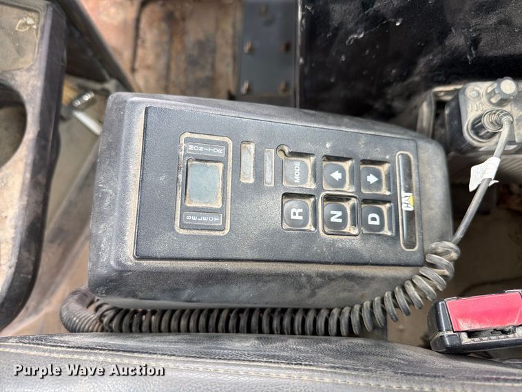 image for item FK4167 2016 Caterpillar CT681 ready mix truck