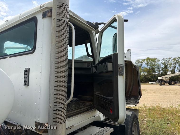 image for item FK4167 2016 Caterpillar CT681 ready mix truck