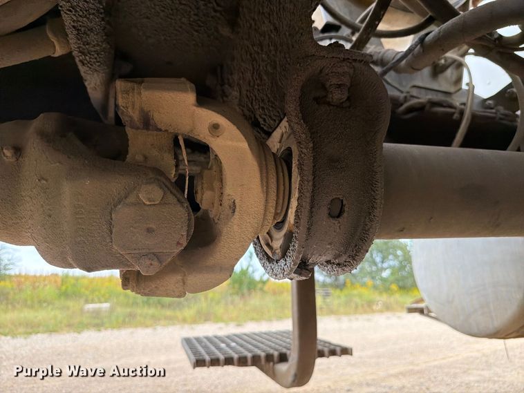 image for item FK4167 2016 Caterpillar CT681 ready mix truck