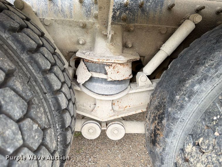 image for item FK4167 2016 Caterpillar CT681 ready mix truck