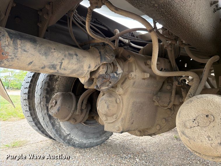 image for item FK4167 2016 Caterpillar CT681 ready mix truck
