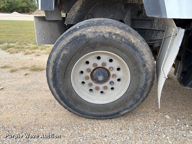 image for item FK4167 2016 Caterpillar CT681 ready mix truck