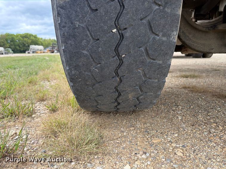 image for item FK4167 2016 Caterpillar CT681 ready mix truck