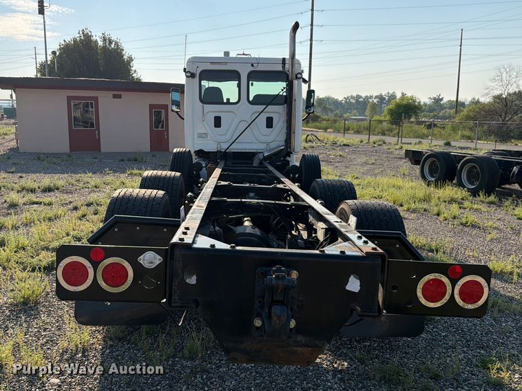 image for item FK4612 2013 Freightliner Cascadia 125 truck cab and chassis
