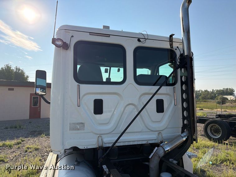 image for item FK4612 2013 Freightliner Cascadia 125 truck cab and chassis