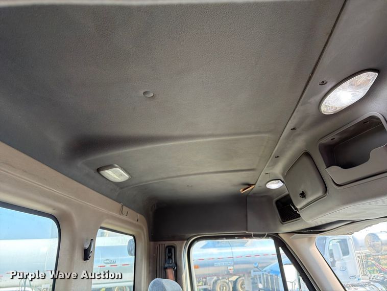 image for item FK4612 2013 Freightliner Cascadia 125 truck cab and chassis