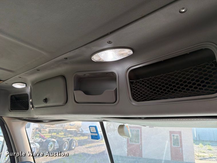 image for item FK4612 2013 Freightliner Cascadia 125 truck cab and chassis
