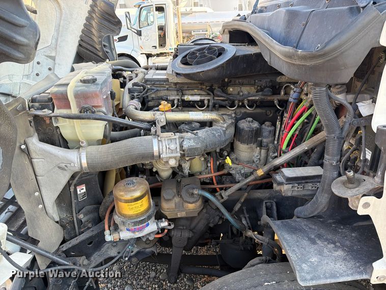 image for item FK4612 2013 Freightliner Cascadia 125 truck cab and chassis