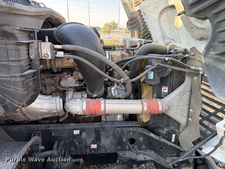 image for item FK4612 2013 Freightliner Cascadia 125 truck cab and chassis