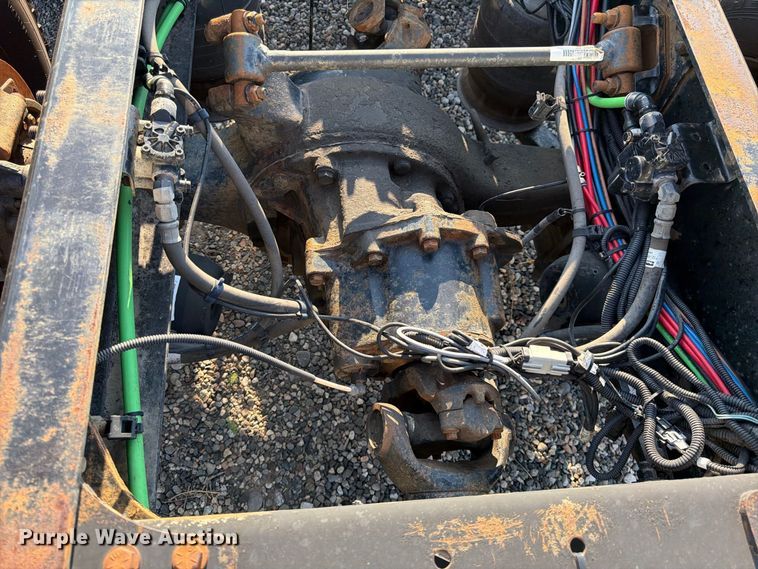 image for item FK4612 2013 Freightliner Cascadia 125 truck cab and chassis