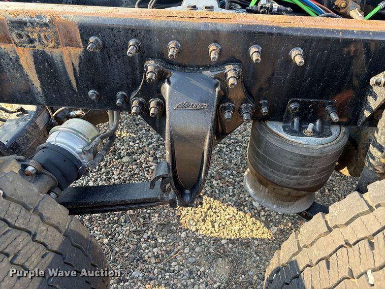 image for item FK4612 2013 Freightliner Cascadia 125 truck cab and chassis