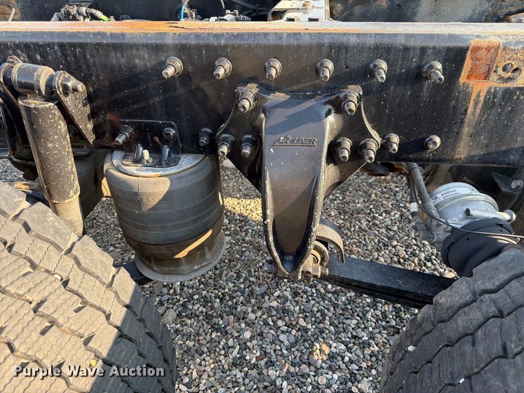 image for item FK4612 2013 Freightliner Cascadia 125 truck cab and chassis