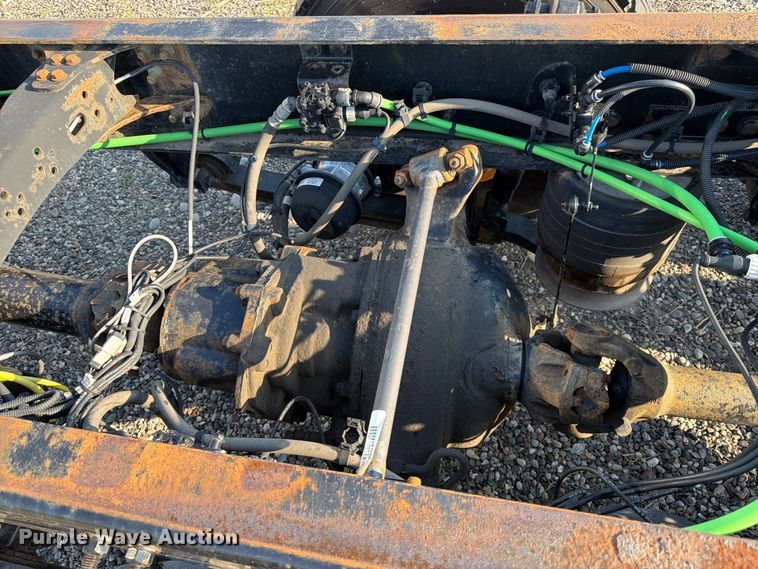 image for item FK4612 2013 Freightliner Cascadia 125 truck cab and chassis