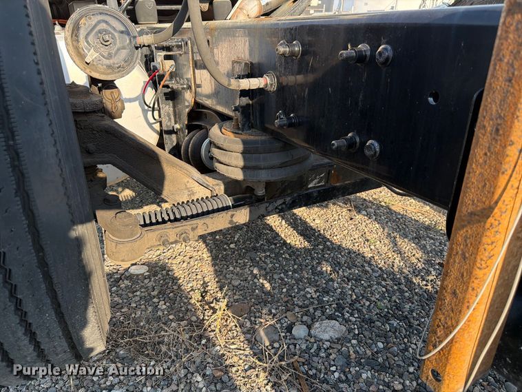 image for item FK4612 2013 Freightliner Cascadia 125 truck cab and chassis