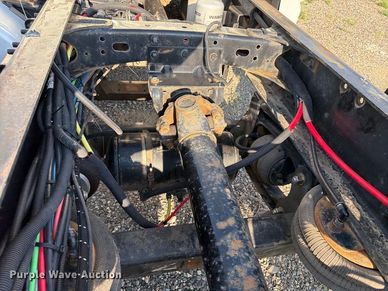 image for item FK4612 2013 Freightliner Cascadia 125 truck cab and chassis