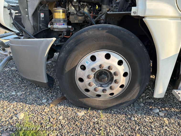 image for item FK4612 2013 Freightliner Cascadia 125 truck cab and chassis