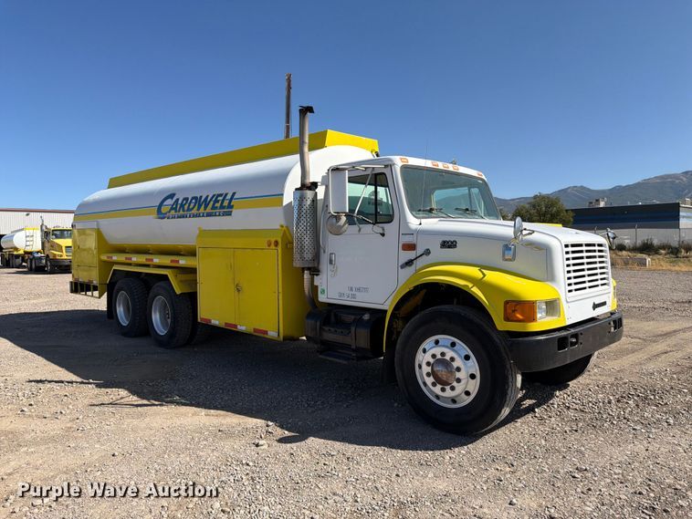 image for item FK4636 1999 International F4900 fuel truck