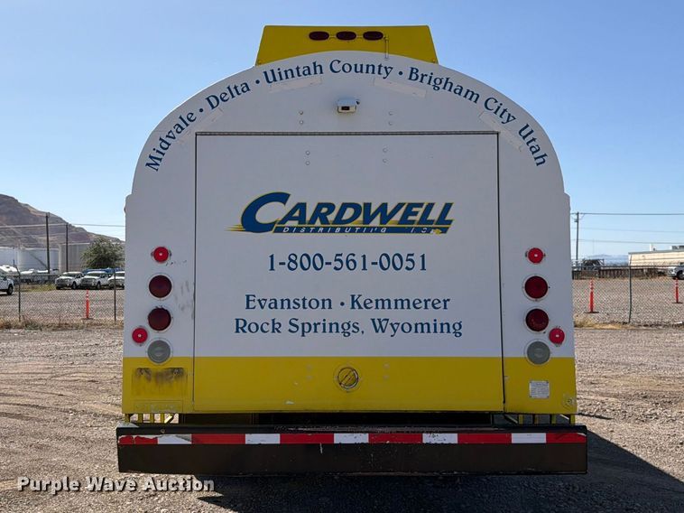 image for item FK4636 1999 International F4900 fuel truck