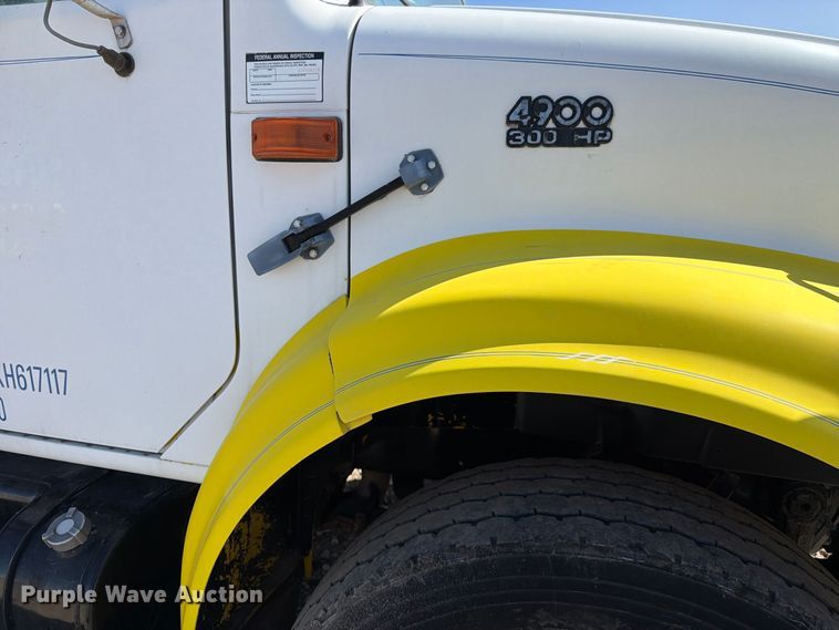 image for item FK4636 1999 International F4900 fuel truck