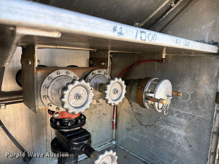 image for item FK4636 1999 International F4900 fuel truck