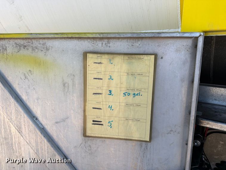 image for item FK4636 1999 International F4900 fuel truck