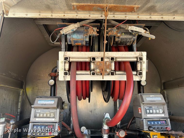 image for item FK4636 1999 International F4900 fuel truck