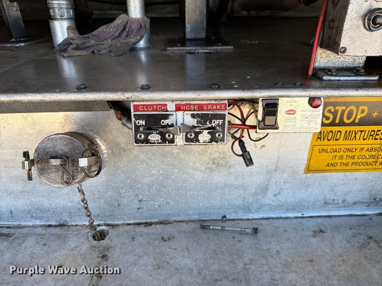 image for item FK4636 1999 International F4900 fuel truck