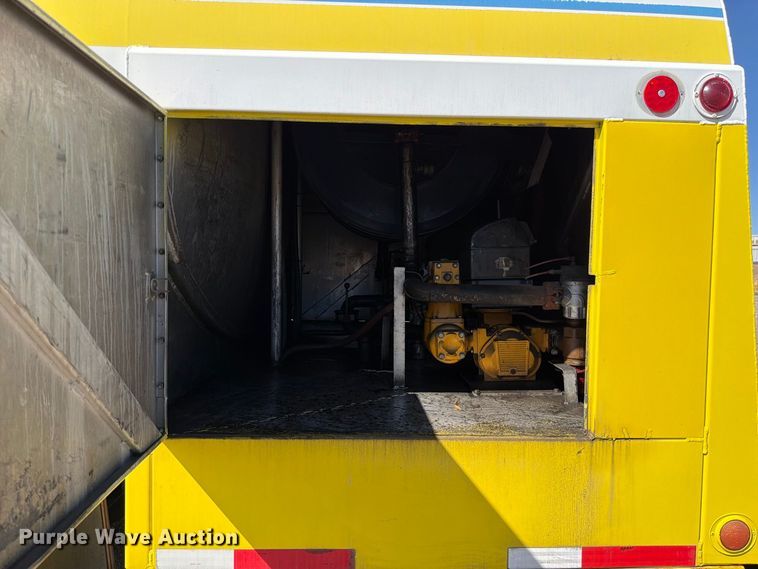 image for item FK4636 1999 International F4900 fuel truck
