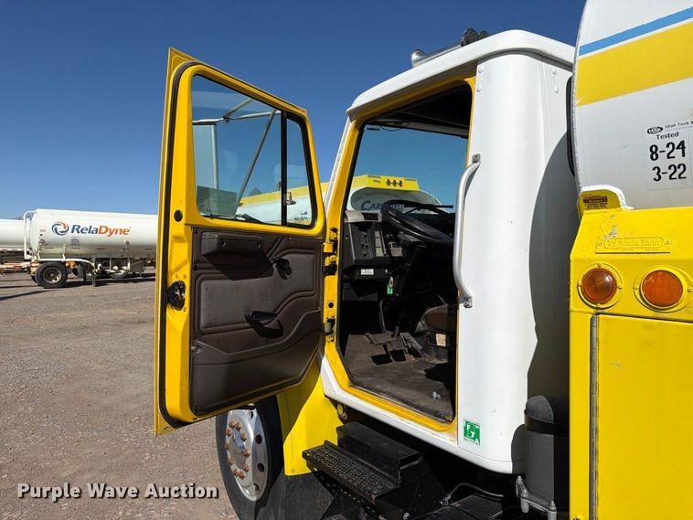 image for item FK4636 1999 International F4900 fuel truck