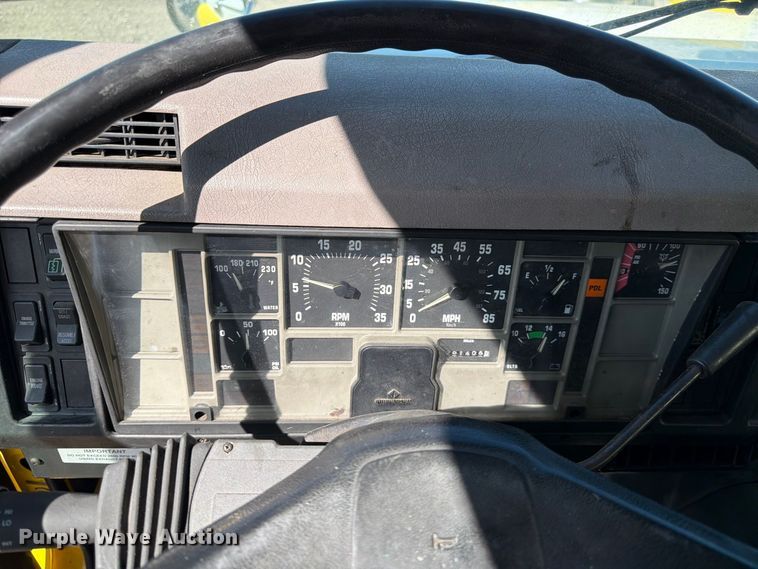 image for item FK4636 1999 International F4900 fuel truck