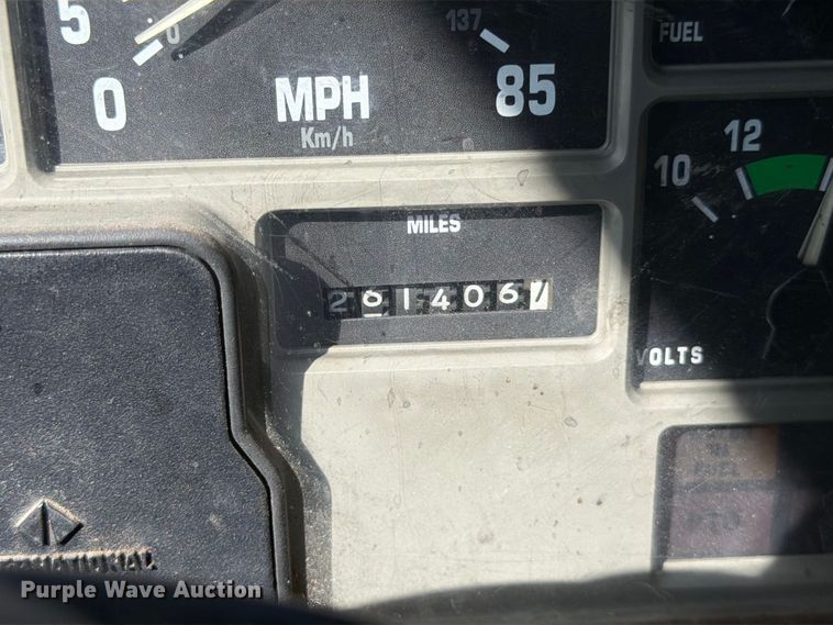 image for item FK4636 1999 International F4900 fuel truck