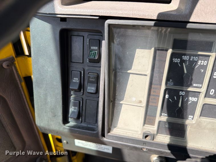 image for item FK4636 1999 International F4900 fuel truck