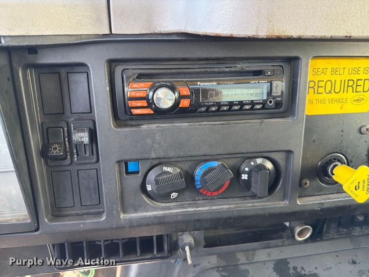 image for item FK4636 1999 International F4900 fuel truck