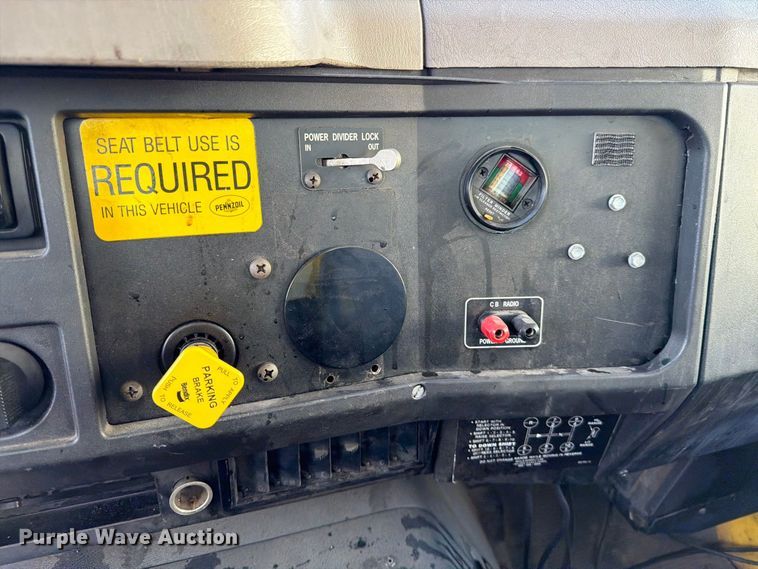 image for item FK4636 1999 International F4900 fuel truck